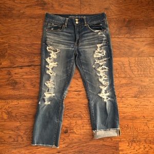 American Eagle Distressed Capris